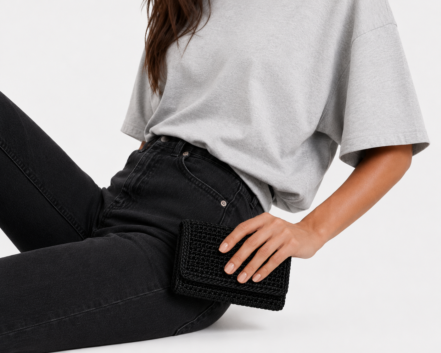 THE CLUTCH BAG — BLACK